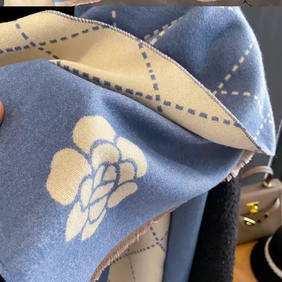 Luxury cashmere scarf - Picture 4 of 5